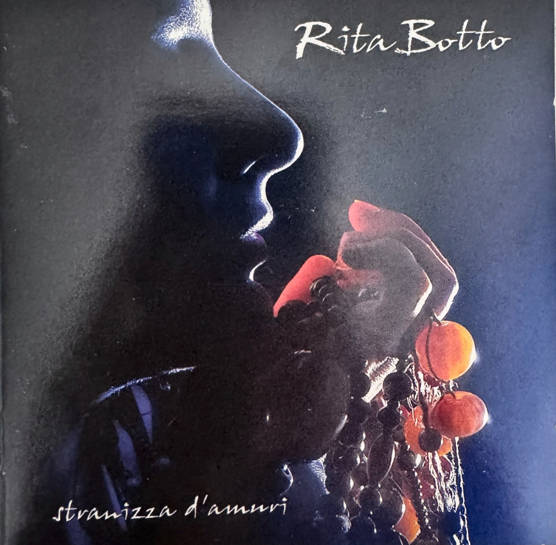 Rita Botto — Stranizza d’amuri, copertina dell’edizione 2004.